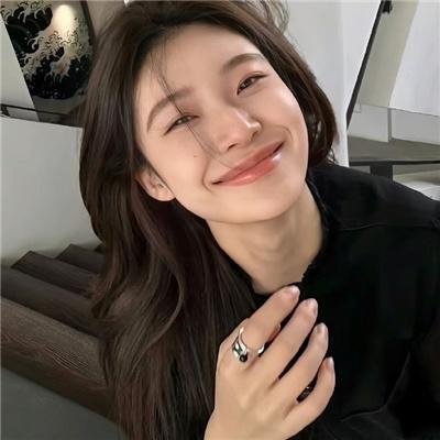 梨花落尽又逢君